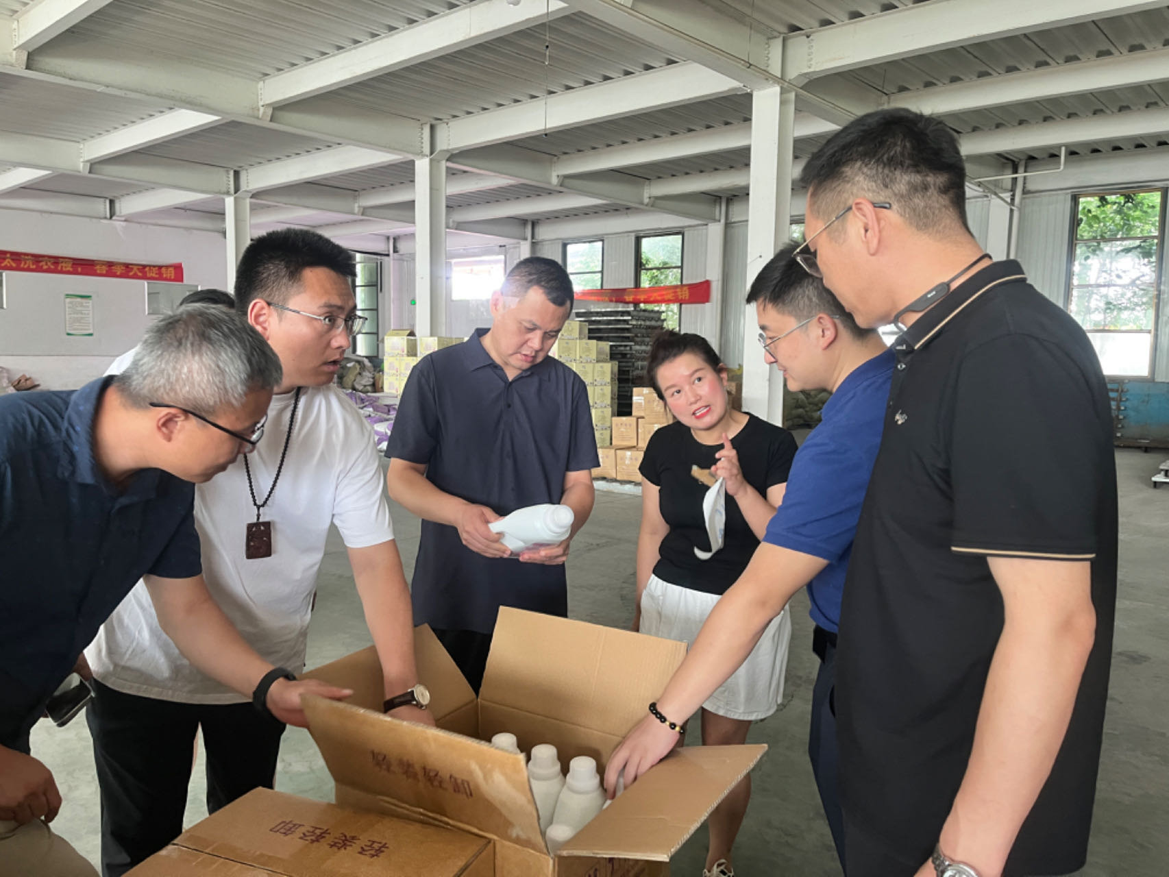 石家庄市市场监督管理局开启电商直播新场景 推动平台助企活动向纵深发展插图 石家庄市市场监督管理局开启电商直播新场景 推动平台助企活动向纵深发展插图